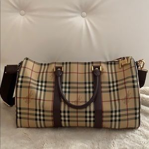Burberry weekend duffle bag
